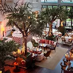 Hotel Aliee - A Paris Society Collection