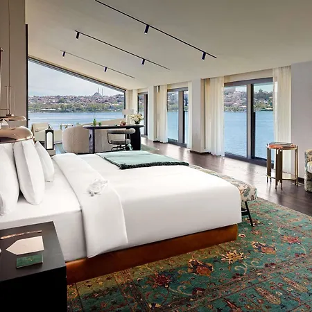 Hotel Aliee - A Paris Society Collection 5*