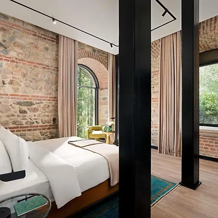 Hotel Aliee - A Paris Society Collection 5*