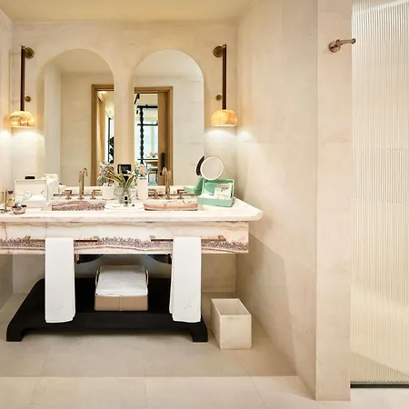 Hotel Aliee - A Paris Society Collection 5*