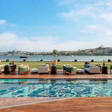 Hotel Aliee - A Paris Society Collection 5*