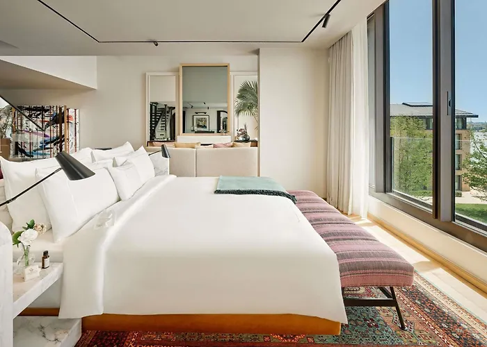 Aliee - A Paris Society Collection Istanbul