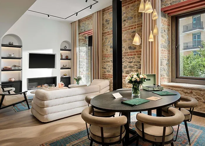 Hotel Aliee - A Paris Society Collection 5*