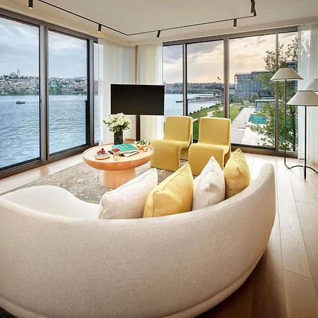 Hotel Aliee - A Paris Society Collection 5*