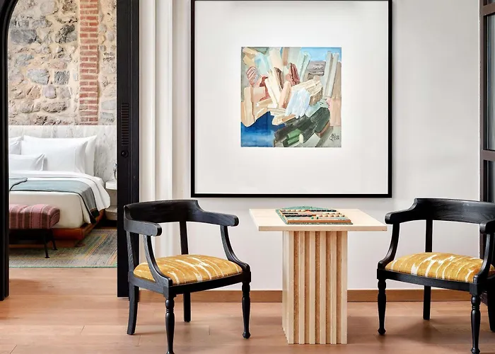 Aliee - A Paris Society Collection Hotel