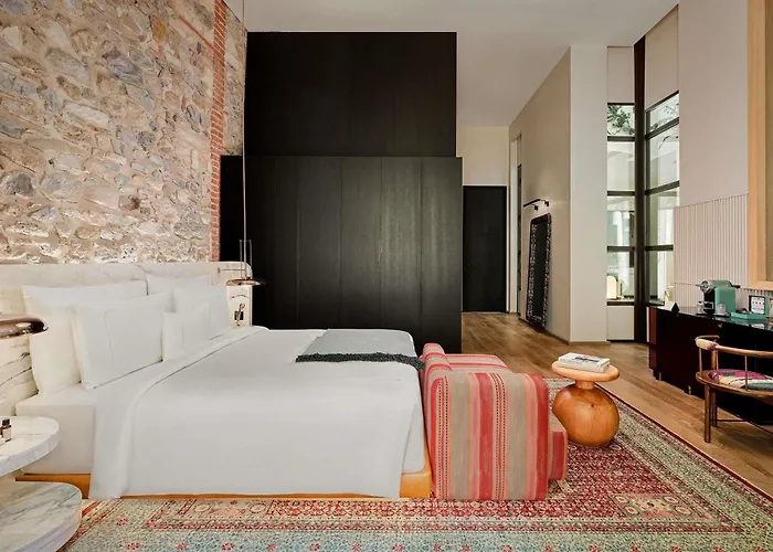 Hotel Aliee - A Paris Society Collection 5*