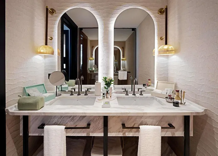 Aliee - A Paris Society Collection 5*