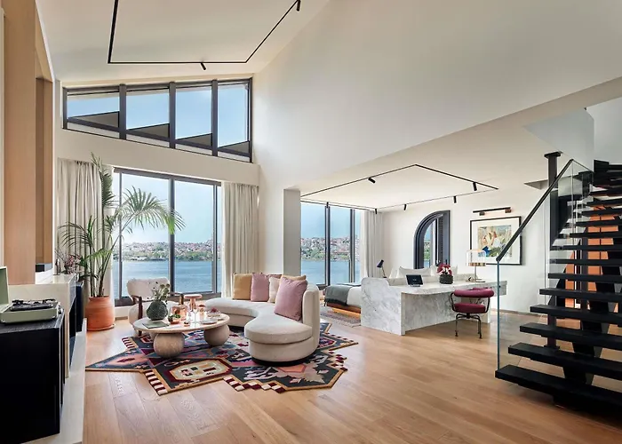 Aliee - A Paris Society Collection