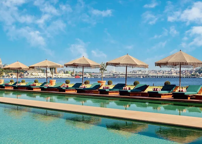 Hotel Aliee - A Paris Society Collection