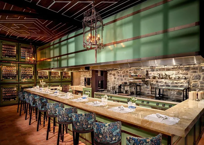 Hotel Aliee - A Paris Society Collection